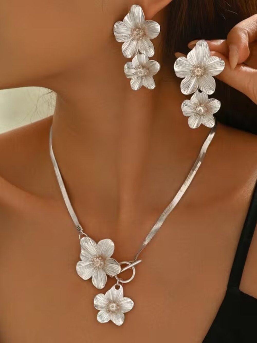 3pcs European & American Vintage Elegant Floral Pendant Necklace & Earrings NEW